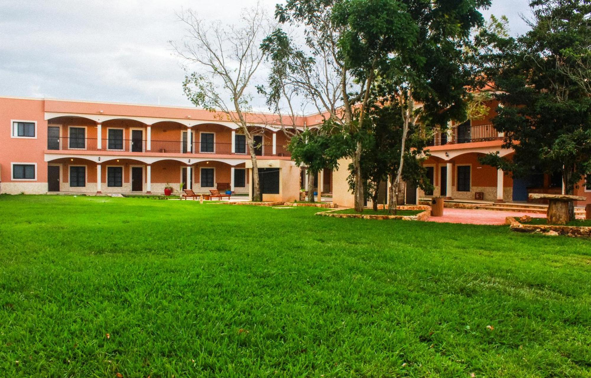 Hotel Los Frailes, Valladolid, Yucatan Валядолид Екстериор снимка